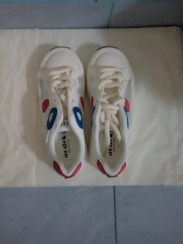 รองเท้าผ้าใบมือ1เบอร์39
