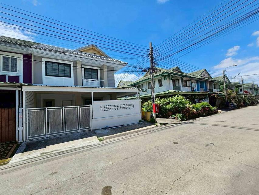 หมู่บ้านพฤกษา10 ถนนบางกรวย-ไทรน้อยทาวน์เฮ้าส์ 2 ชั้น หลังมุม กลับรถ ตกแต่งใหม่พร้อมอยู่ 3