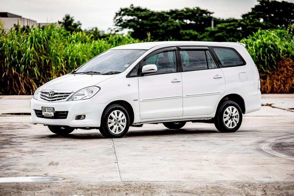 Toyota INNOVA 2.0V AT ปี 2011 สีขาว รุ่นท๊อปสุด 10