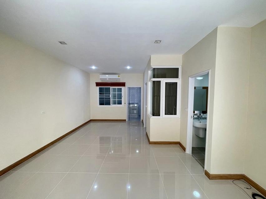 ขายทาวน์เฮ้าส์มือสองนนทบุรี โครงการ โกลเด้นทาวน์ รัตนาธิเบศร์-สถานีรถไฟฟ้าไทรม้า (Golden Town Rattanathibet-Saima Station) เนื้อที่ 21.2 ตร.ว. 3