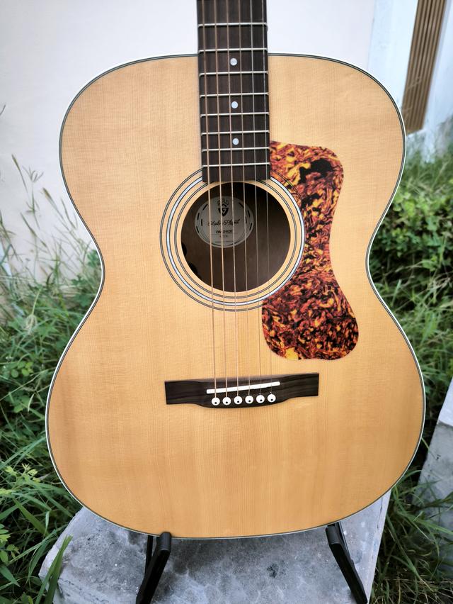 Guild OM-240E กีตาร์โปร่งไฟฟ้า