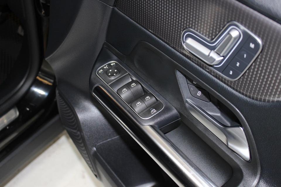 รหัสรถ JRS3396 Benz GLA 200 ปี 2022 ไมล์ 50,000 19