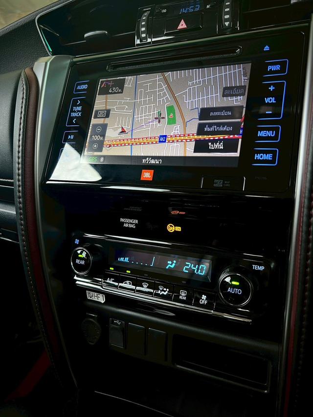 Toyota Fortuner 2.8 trd ปี 2018 17