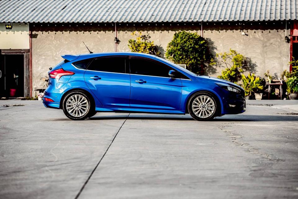 Ford focus 1.5 Ecoboost ปี 2017 สีน้ำเงิน 6