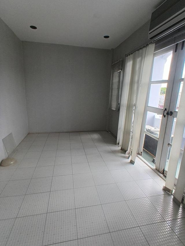 ขายทาวน์โฮม 3 ชั้น หมู่บ้าน เศรณี ดอนเมือง-สรงประภา เนื้อที่ 27.6 ตรว ซ.วัดเวฬุวนาราม 18  แขวงทุ่งสีกัน เขตดอนเมือง กรุงเทพมหานคร 13