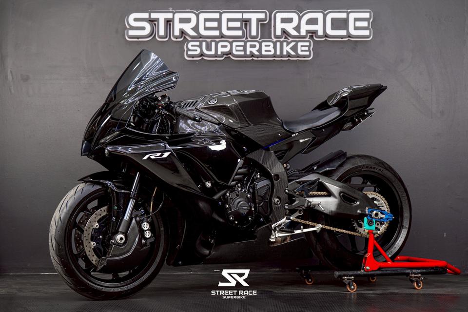 YAMAHA R1 จดทะเบียน 2021 สีดำทรงหล่อๆ รูปที่ 7