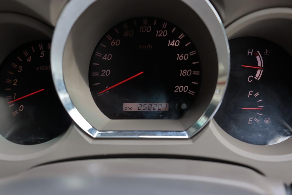 2005 TOYOTA FORTUNER 2.7V 12