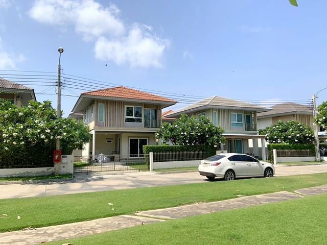 บ้านเดี่ยวสวนใหญ่ ให้เช่า 51 ตรว. 3นอน ม.เอแบค 1.4 กม. โรงพยาบาลบางเสาธง 2A/C 2น้ำ 2จอดรถ 168ตรม. บางบ่อ สมุทรปราการ 200 1