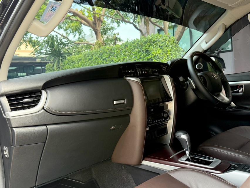 2020 TOYOTA FORTUNER 2.4 V รถสภาพสมบูรณ์ พร้อมใช้งาน รถวิ่งน้อย เข้าศูนย์ทุกระยะ ไม่เคยมีอุบัติเหตุครับ 10