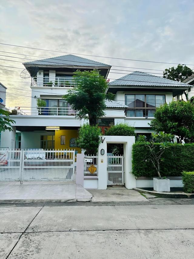 ขายบ้านเดี่ยว ธารารมย์ รามคำแหง 43/1 ใกล้บดินทรเดชา เดินทางสะดวกหลายเส้นทาง ราคาพิเศษ 27 ล้าน 1