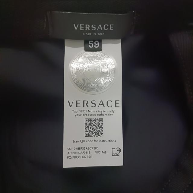 หมวกVersaceแท้