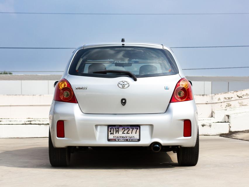 TOYOTA Yaris 1.5E Hatchback 5