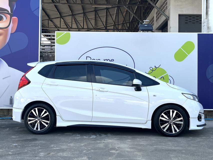 Honda Jazz 1.5V plus  ปี 2019 6