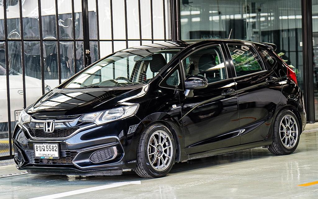 HONDA JAZZ GK 1.5 VTEC MNC 2017 M/T 💸 ราคาเพียง 319,000 บาท(เงินสดได้) 📌 ผ่อนเริ่มต้น 5xxx บาท ✅ ออกรถ จัด+โอน+จบ เพียง 10,000 บาท📍 รูปย่อยที่ 2