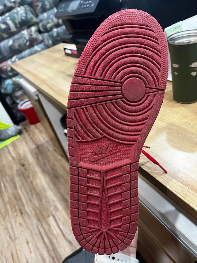 Nike Air Jordan 1 Mid รูปที่ 4