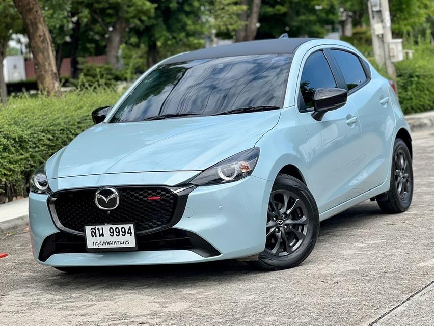 🔥รุ่นรถ :Mazda 2 1.3 Signature ตัวท็อปเครื่องยนต์: เบนซิน เกียร์: ออโต้ ปี: 2024 สี: ฟ้า ไมล์ 14,xxx Km.