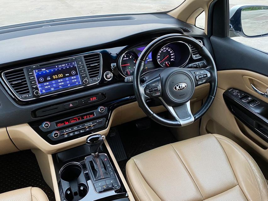 KIA Grand Carnival 2.2 EX 2015  12