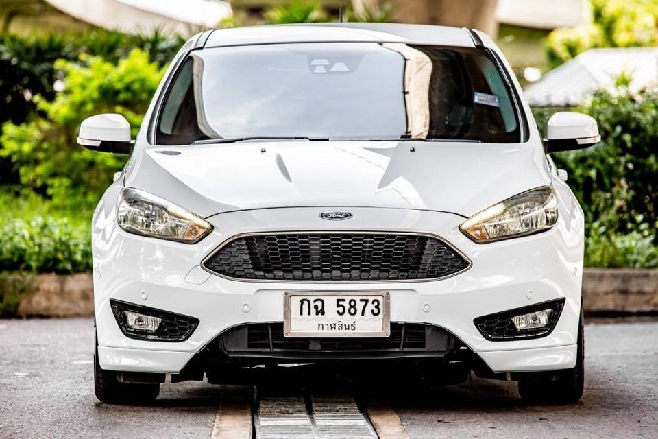 Ford focus 1.5 Ecoboost ปี 2016 สีขาว  2