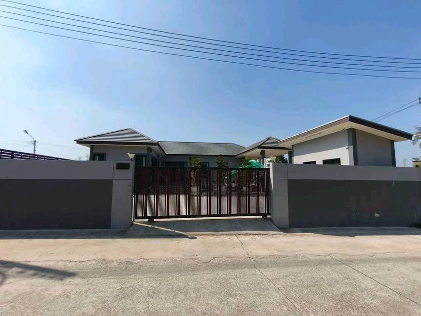 บ้านเดี่ยวพร้อมสระว่ายน้ำ ขนาดใหญ่ 18