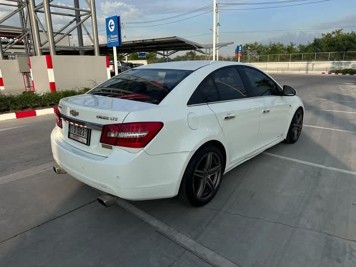 Chevrolet Cruze สีขาว 5