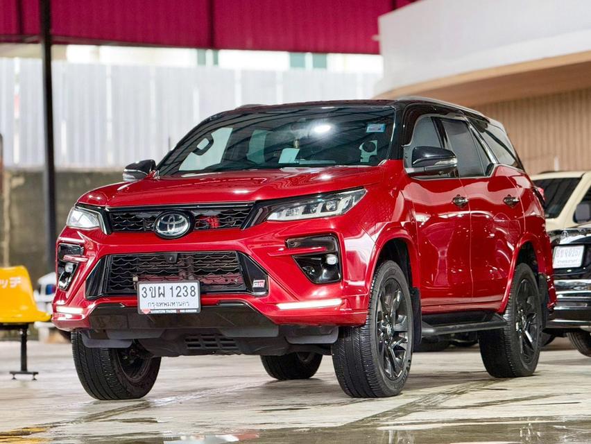 TOYOTA FORTUNER, 2.8 GR SPORT BLACKTOP 4WD ปี 2022 โฉม ปี15-ปัจจุบัน สีแดง