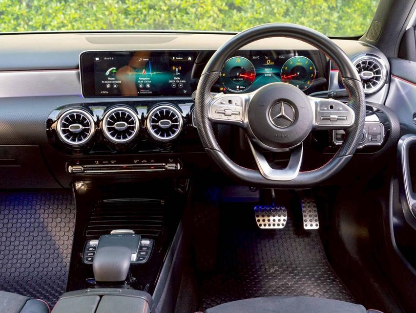 Mercedes Benz A200 AMG ปี จด 2021 14