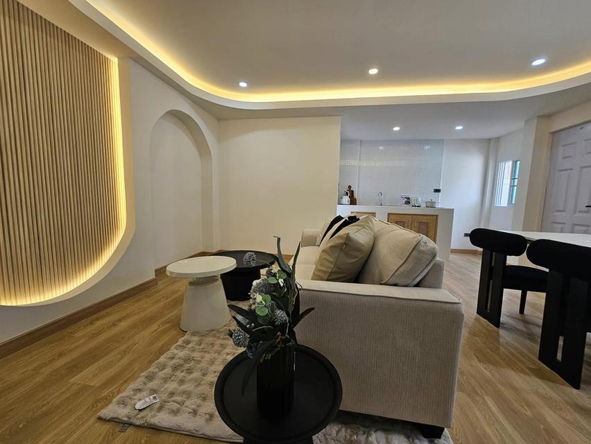 🏡🎉 ทาว์เฮ้าส์สองชั้น รีโเนวทใหม่ ตกแต่งพร้อมอยู่ ทำเลใกล้เมือง #ช้างเผือก - ราคา 2.49 ล้านบาท 🔥新建房屋出售 2 卧室 3 卫生间 - 价格 2.49 MB 🔥 13