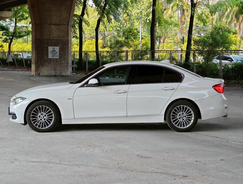 BMW 320i Luxury F30 ปี 2015 / 2018 รูปย่อยที่ 3
