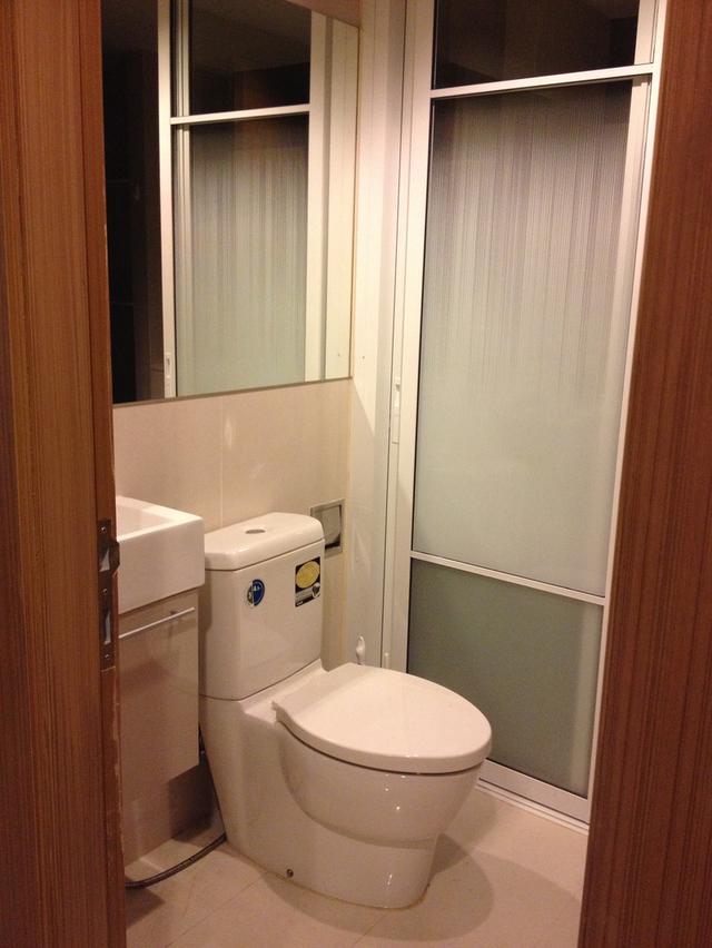 ขายคอนโดมิเนียมมือสอง ริทึ่ม รัชดา-ห้วยขวาง ติดรถไฟใต้ดิน MRT ห้วยขวาง ใกล้สี่แยกห้วยขวาง ตรงข้ามภัตตาคาร สมบูรณ์โภชนา 1