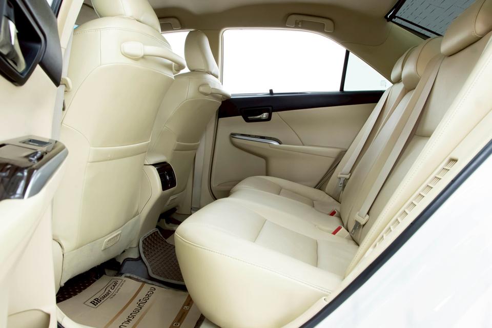 รหัสรถ 2A927 💥 รถเข้าใหม่! TOYOTA CAMRY 2.5 HV DVD ปี 2015 (HYBRID) 💥 8