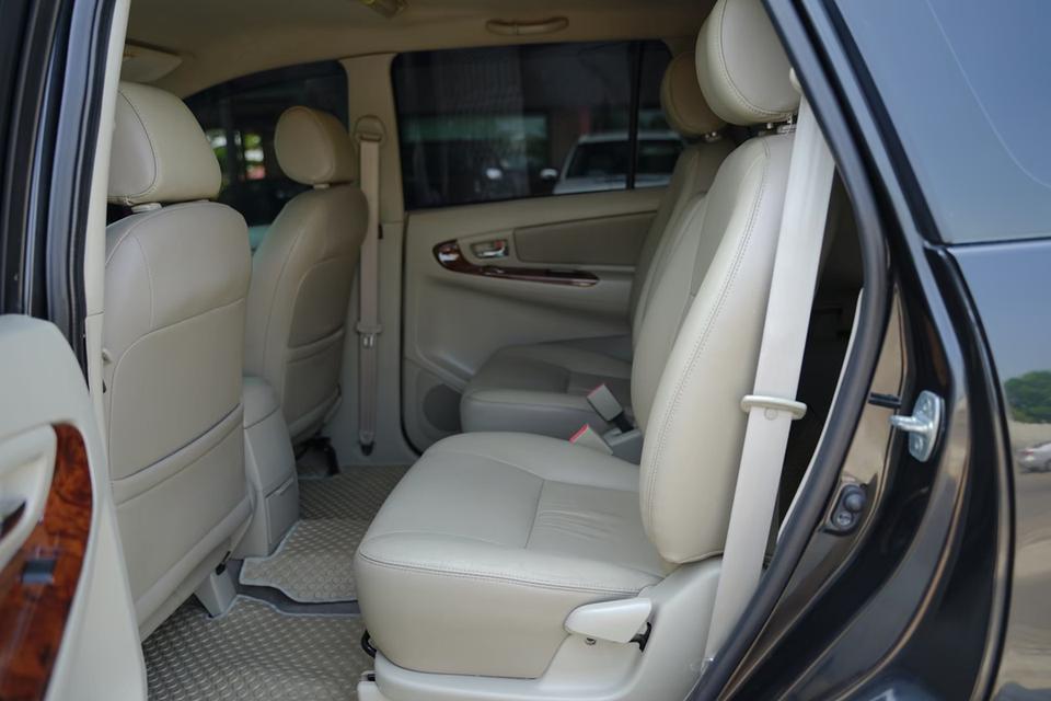 2012 TOYOTA INNOVA 2.0V 10