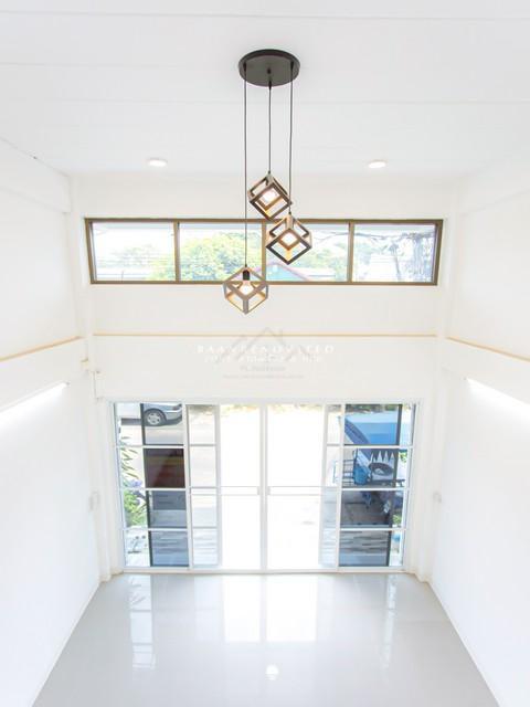 ขาย อาคารพาณิชย์ 3.5 ชั้น ซอยนวมินทร์ 111 รีโนเวทใหม่ทั้งหลัง ใกล้ตลาดปัฐวิกรณ์ ** เหมาะอยู่อาศัยทำออฟฟิศ หรือค้าขาย 10