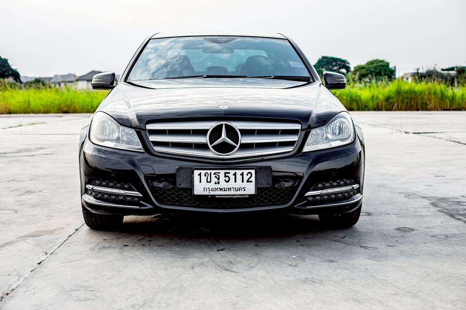 Benz C200 CGI Saloon สีดำ ปี 2011 มือเดียวป้ายแดง