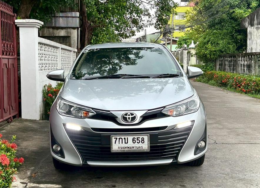 Toyota Yaris Ativ 1.2G ปี17 2