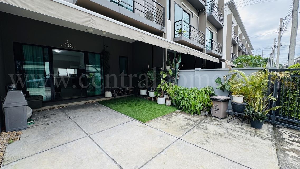 ทาวน์โฮม 3 ชั้น บ้านกลางเมือง รามอินทรา ต้นโครงการ พร้อมอยู่ 4
