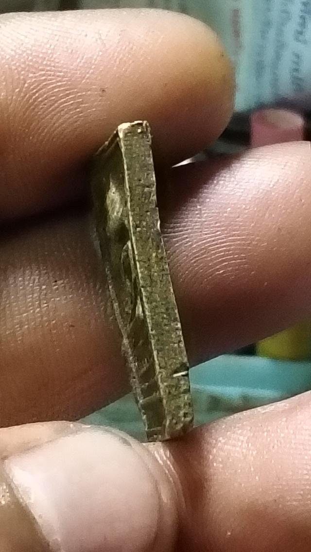 พระเครื่องเหรียญหล่อเสาร์ห้า พิมพ์ ๔ เหลี่ยม หลวงพ่อนุ่ม วัดนางใน รูปที่ 2