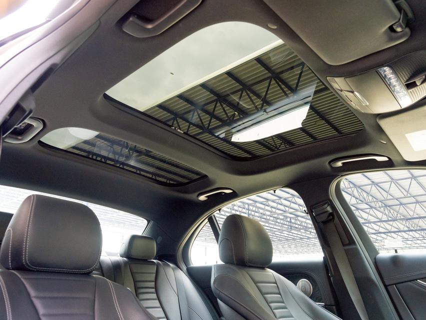 Mercedes-Benz E300e 2.0 AMG Plug-in Hybrid ปี 2021จด23 14