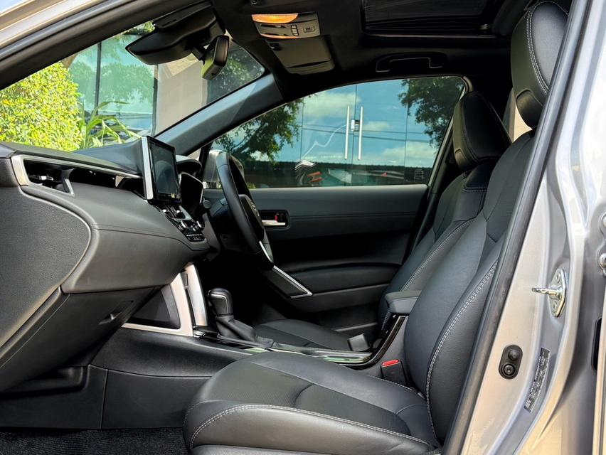 2021 Toyota CROSS HYBRID PREMIUM SAFETY รถมือเดียว 70,000 กม เลขไมล์แท้ เข้าศูนย์ตามระยะ รถไม่มีอุบัติเหตุครับ 13