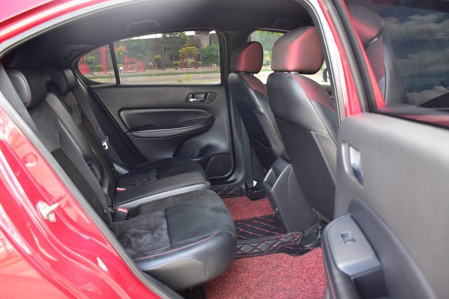 จ่ายแค่ 99 บาท ออกรถได้เลย HONDA CITY 1000 เทอร์โบ RS สปอรต์ 5ประตูท็อปออฟชั่นส์ ชุดแต่งรอบคัน มือเดียว  พร้อมใช้ โทร0957401229 ไอดีไลน์ UTBP 8