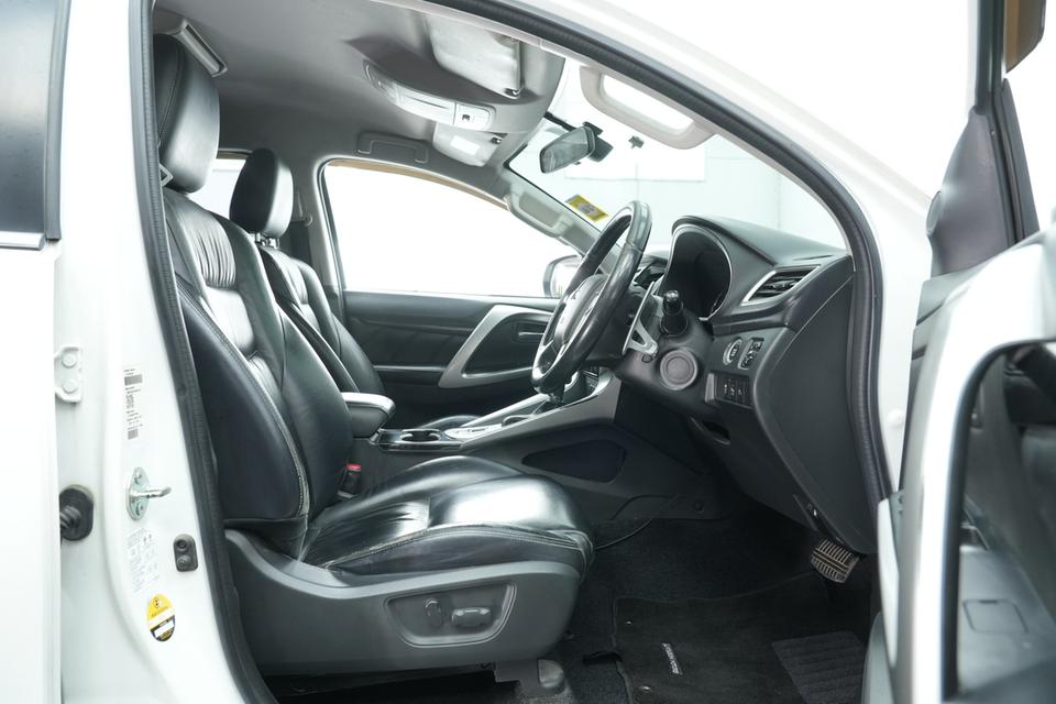 2016 MITSUBISHI PAJERO SPORT 2.4 GT 2WD สีขาว เลขไมล์ 151210 กม. 15