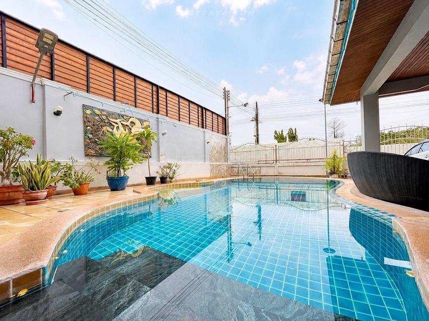 For Sale / For Rent — Pool House at View Point Village, PattayaSingle detached house for sale and rent at View Point Village, Pattaya. Spacious 1