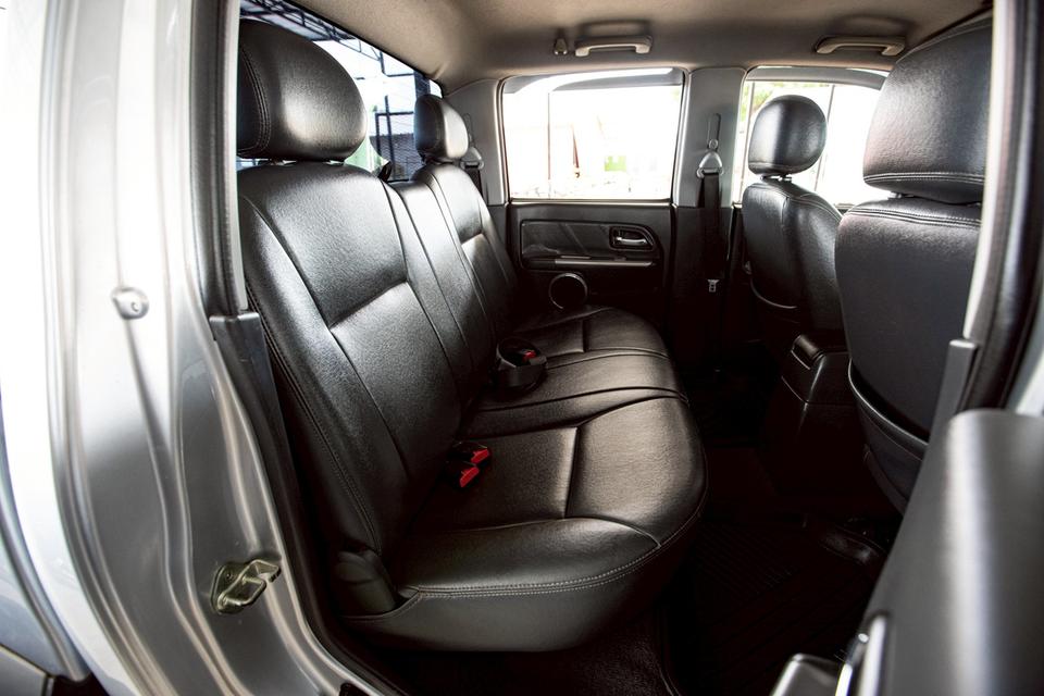 Isuzu D-Max Hi-Lander Cab4 2.5 Ddi iTEQ ABS EBD เกียร์ธรรมดา ปี 2010 สีเทา สวยสภาพดี 14