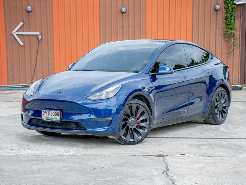 Tesla Model Y Performance AWD 2022 สีน้ำเงิน