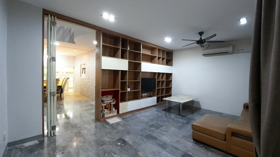 ขายด่วน พร้อมผู้เช่า ทาวน์เฮ้าส์ 4 ชั้น หมู่บ้านวราธรวิลล์ พัฒนาการ 44