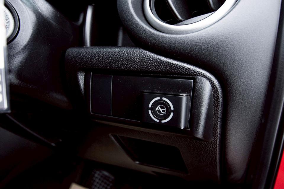  MAZDA 2 1.5 SPIRIT 4DR เบนซิน LPG 2014  10