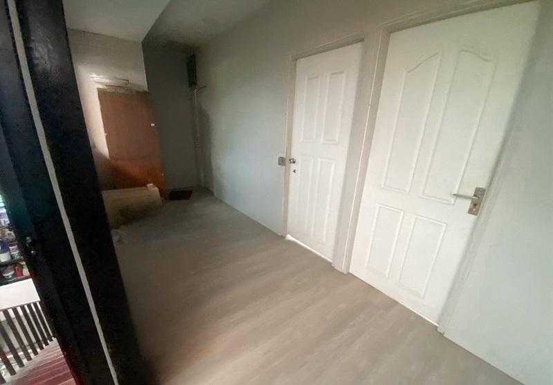 #ให้เช่าโกดังตำบลนราภิรมย์ บางเลน นครปฐม เนื้อที่ดิน: 1 งาน 81 ตารางวา  กว้างขวาง รถใหญ่เข้า-ออกสะดวก พื้นที่ใช้สอย 720 ตร.ม. โครงสร้างแข็งแรง 7