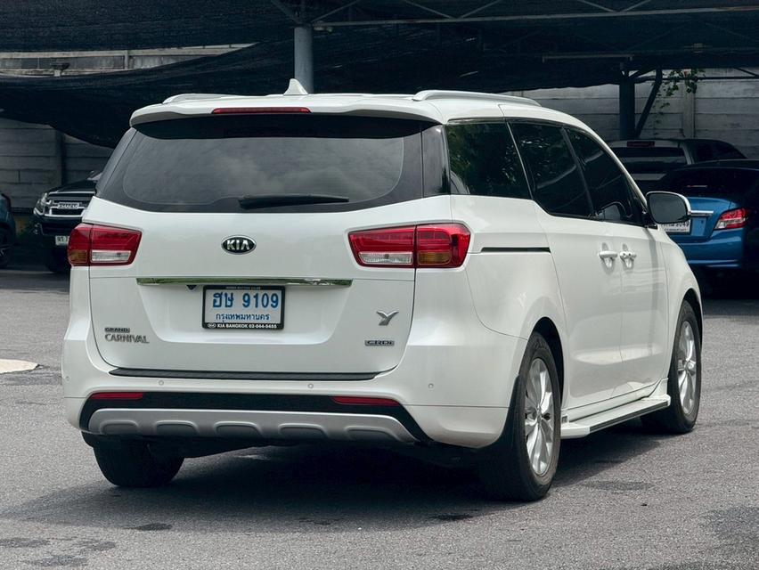 KIA CANIVAL Wagon 4dr EX 11st SA 6sp FWD 2.2DTi (CBU) Y2015  สีขาว ออโต้  8