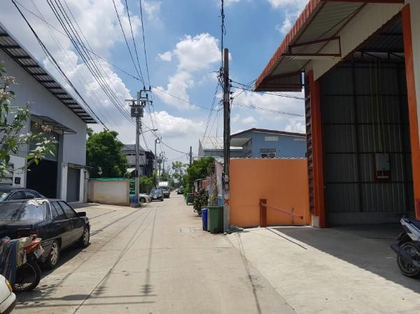 ให้เช่าโกดังโกดังย่านถนนโพธิ์แก้ว3 ขนาด 180 ตรม. อยู่บริเวณถนนโพธิ์แก้ว3 ซอยลาดพร้าว 101 ทำเลดีเข้าออกนวมินทร์ 111 เลียบด่วนรามอินทรา