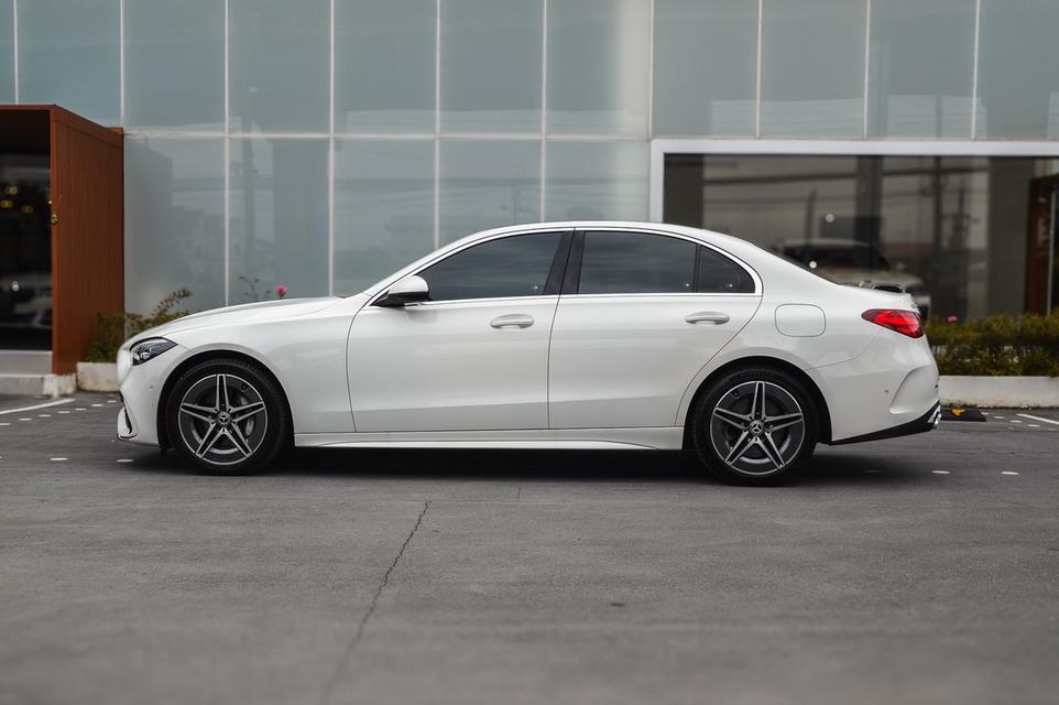 Benz C350e AMG Dynamic ปี 2023 ขาว เบาะดำแดง ไมล์ 56,xxx 4