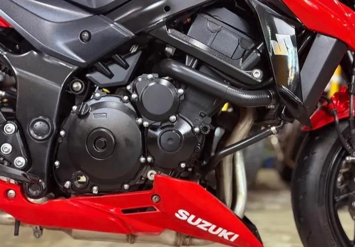 2017 Suzuki GSX-S750 สีแดง 3